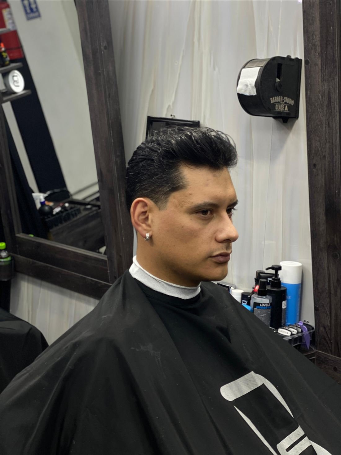 Corte clásico terminado, en el estudio Barbershop Clase A